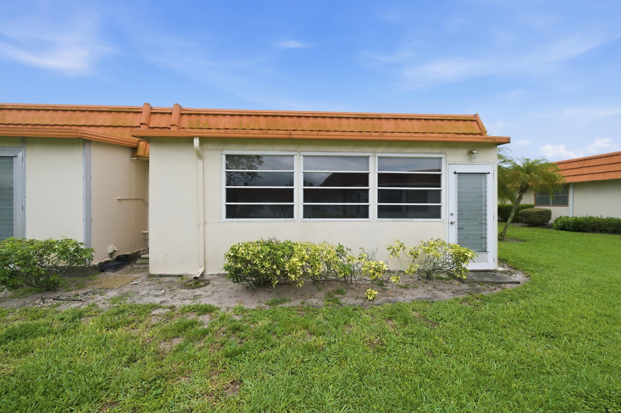28 Seville B Property Photo 32