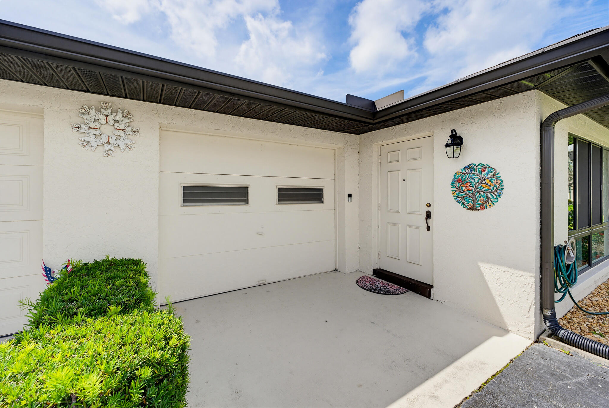 4854 Equestrian Circle Apt B Property Photo 3