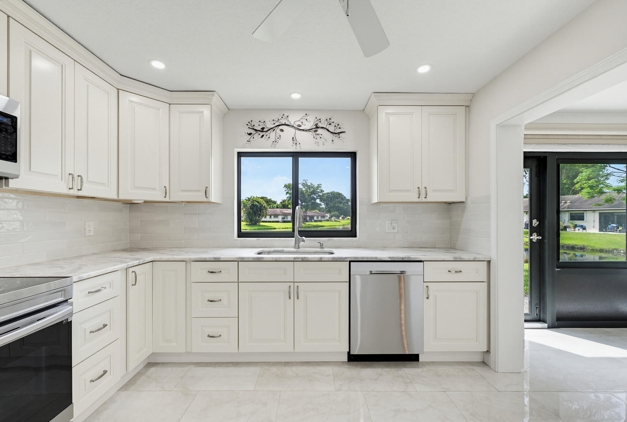4854 Equestrian Circle Apt B Property Photo 14