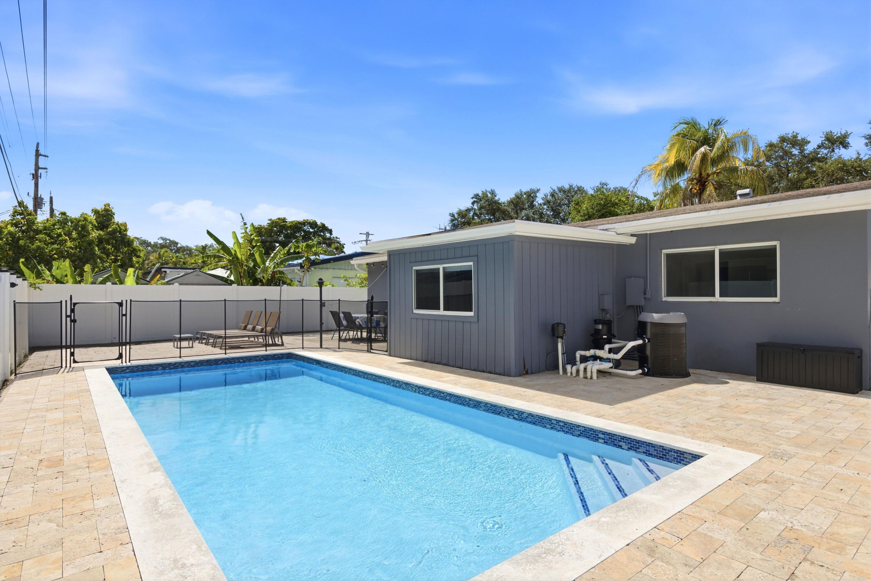 6444 Oak Street Property Photo 1