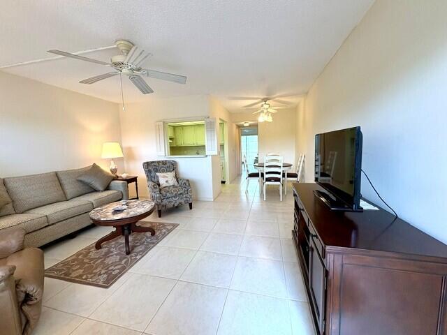 116 Windsor F Property Photo 7