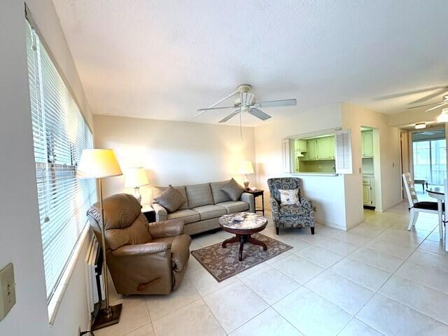 116 Windsor F Property Photo 9