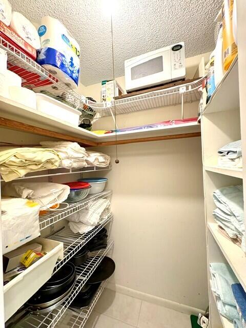 116 Windsor F Property Photo 23