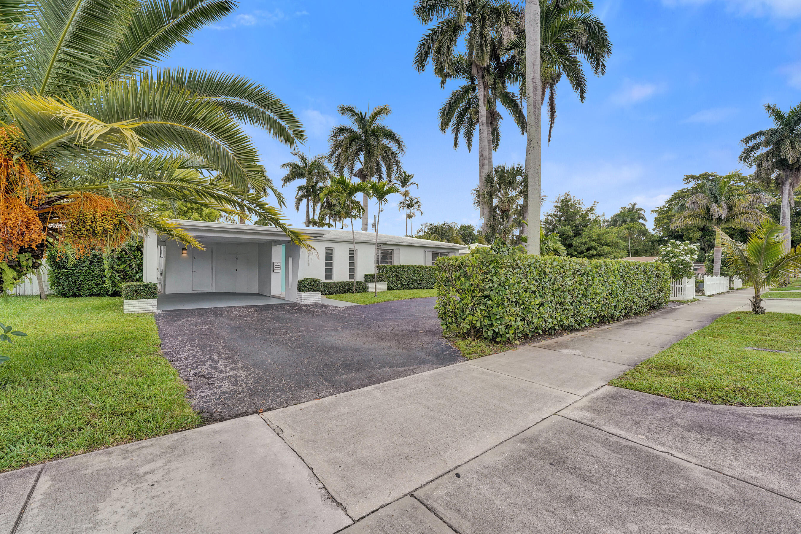 3113 Hollywood Boulevard Property Photo 2