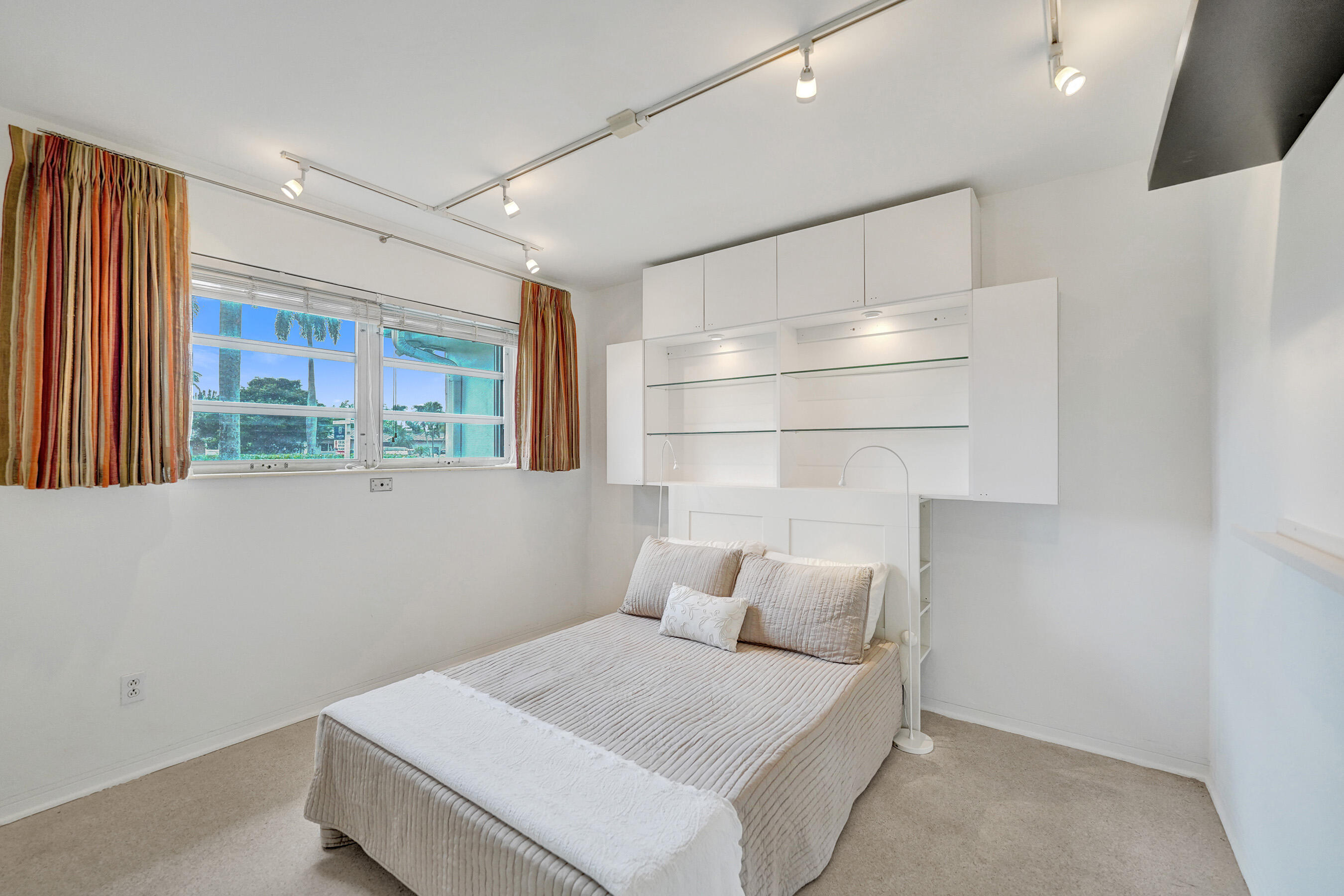 3113 Hollywood Boulevard Property Photo 29