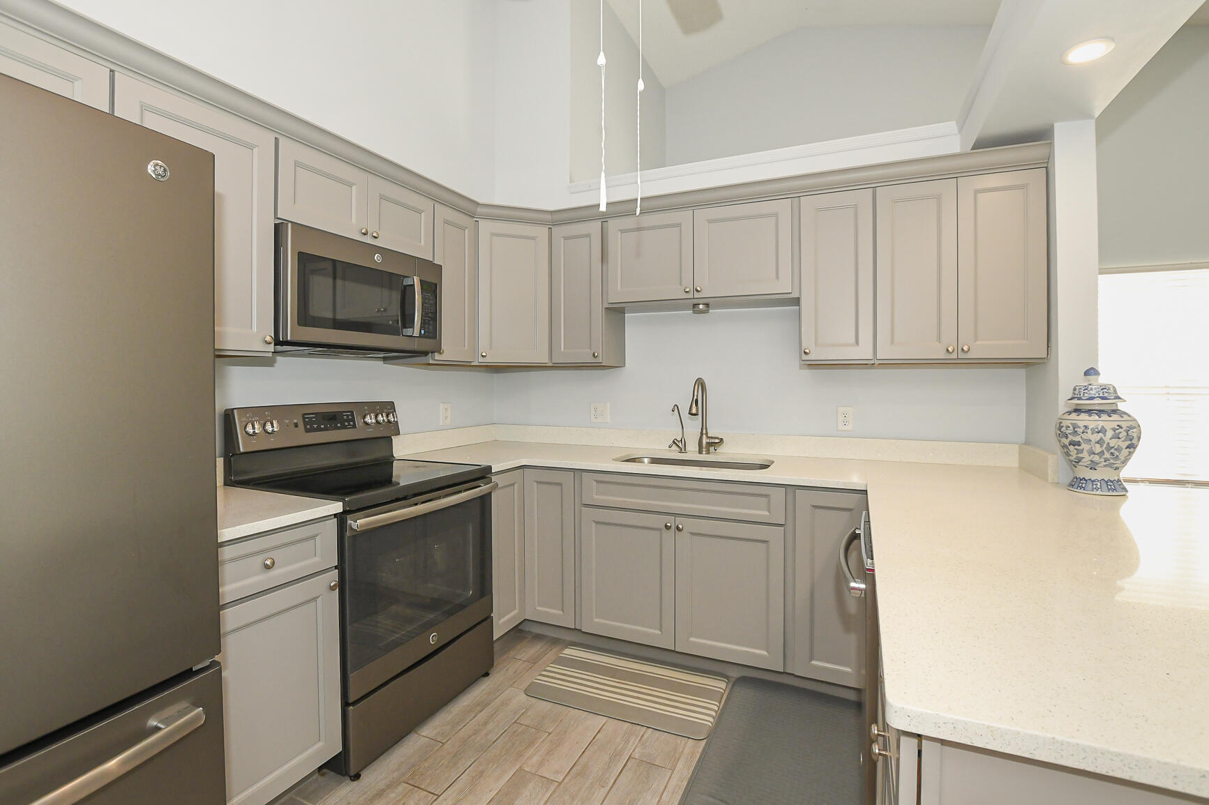 2640 Se Tropical East Circle Property Photo 2