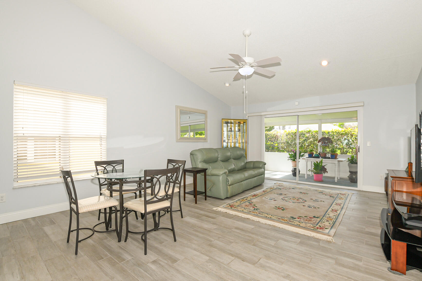 2640 Se Tropical East Circle Property Photo 4