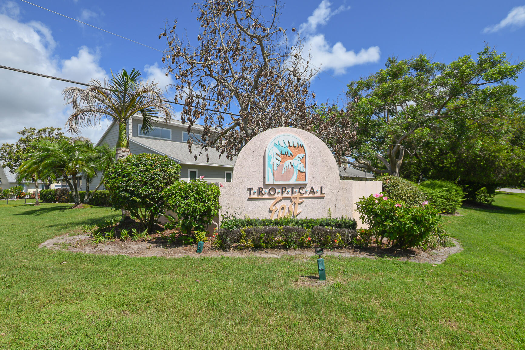 2640 Se Tropical East Circle Property Photo 5