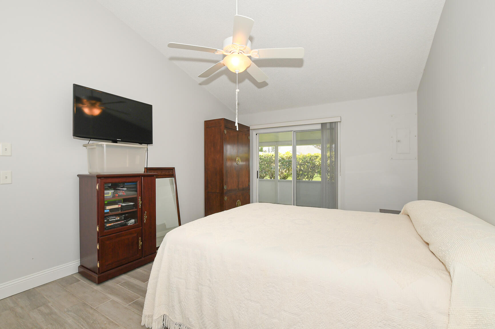 2640 Se Tropical East Circle Property Photo 10