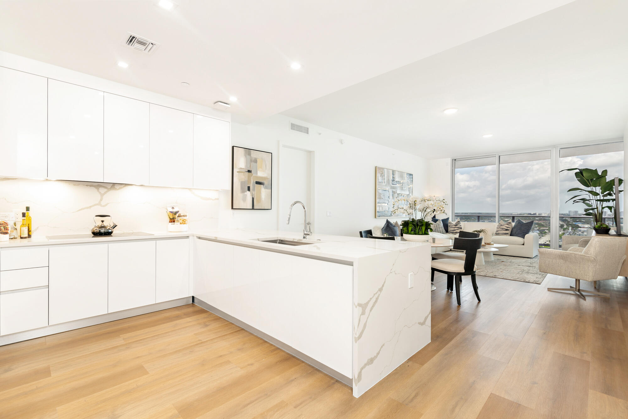 220 Lake Shore Drive 1813 Property Photo 1