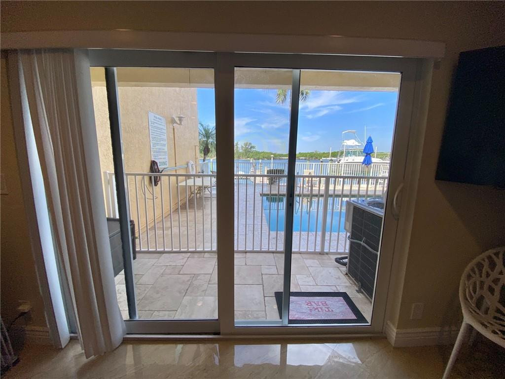 4230 N Ocean Drive Property Photo 5