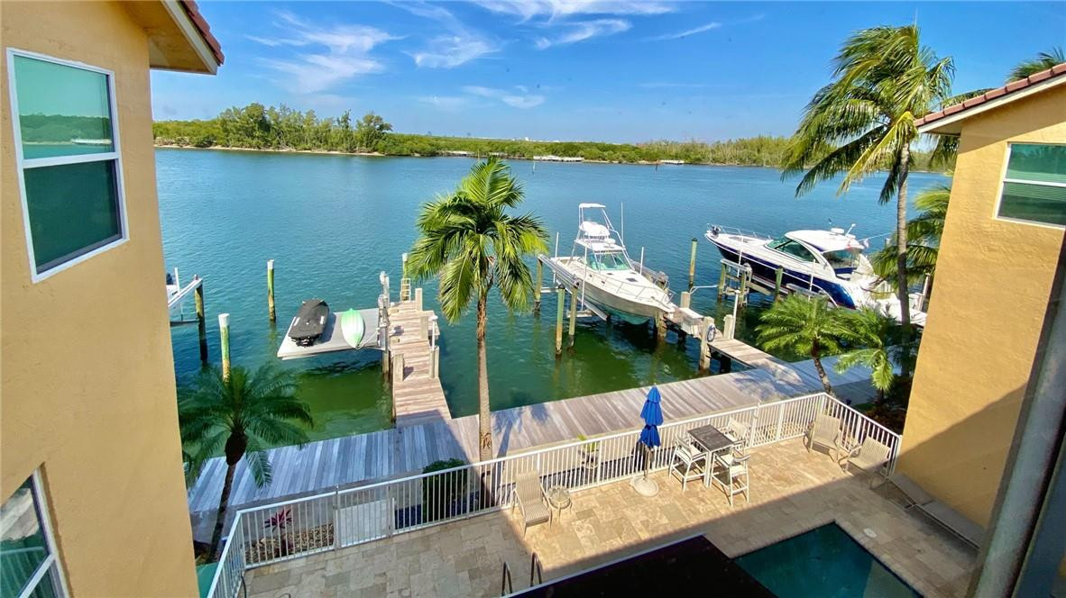 4230 N Ocean Drive Property Photo 11