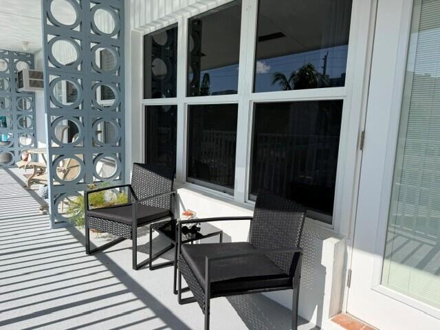 1110 N Riverside Drive 25 Property Photo 3