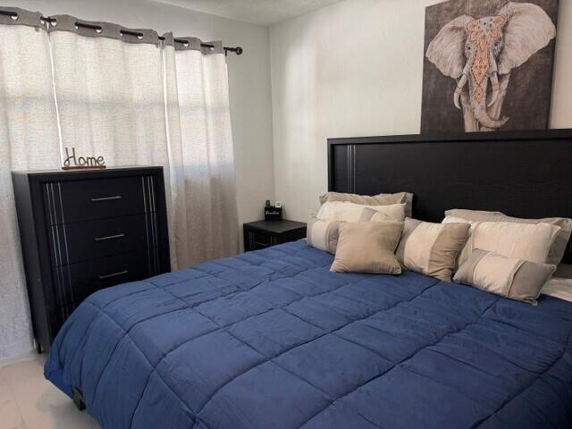 1110 N Riverside Drive 25 Property Photo 15