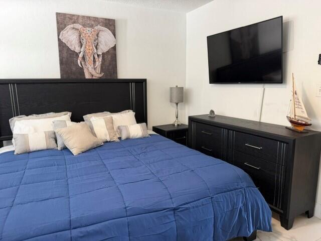 1110 N Riverside Drive 25 Property Photo 16