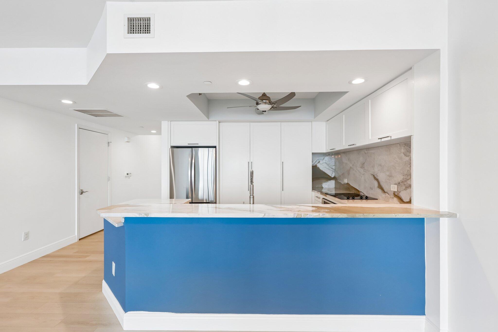 2650 Lake Shore Drive 1202 Property Photo 5