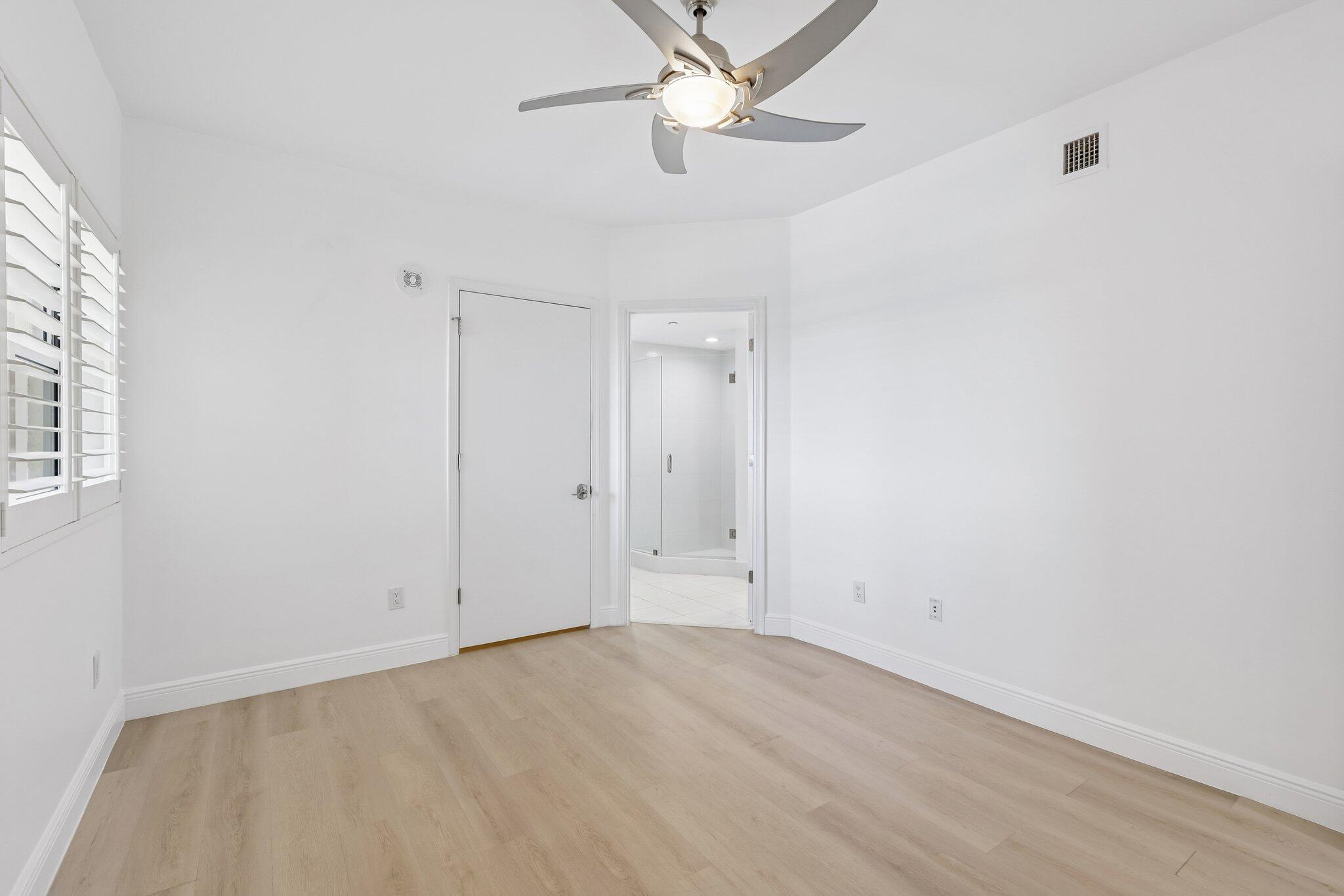 2650 Lake Shore Drive 1202 Property Photo 10