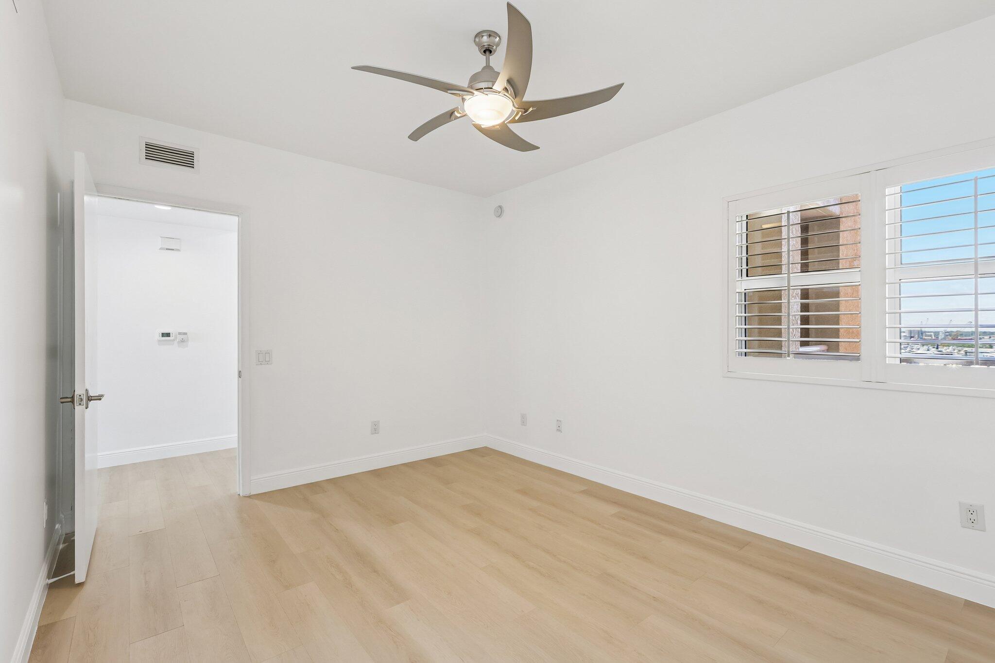 2650 Lake Shore Drive 1202 Property Photo 12