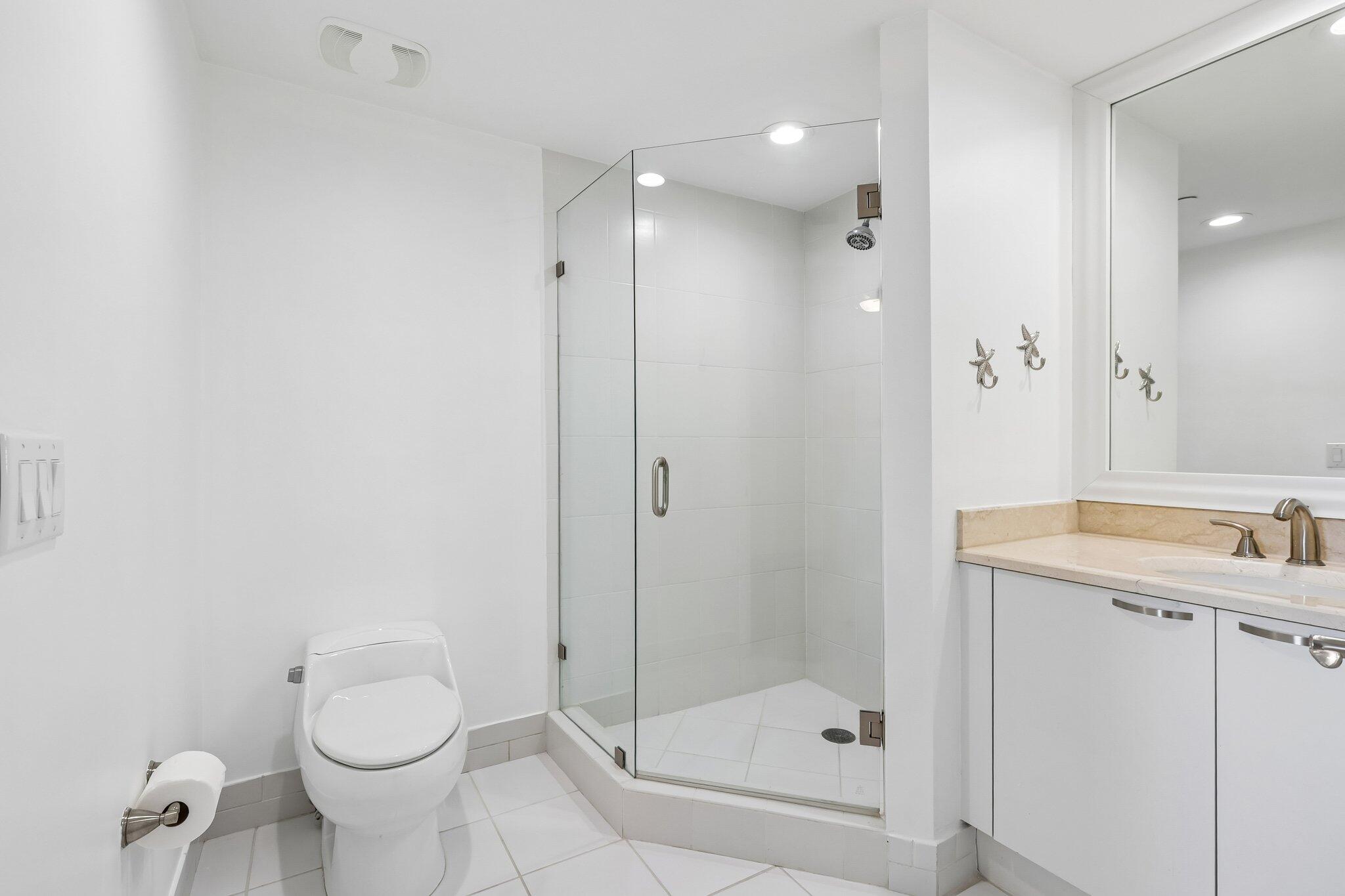 2650 Lake Shore Drive 1202 Property Photo 14