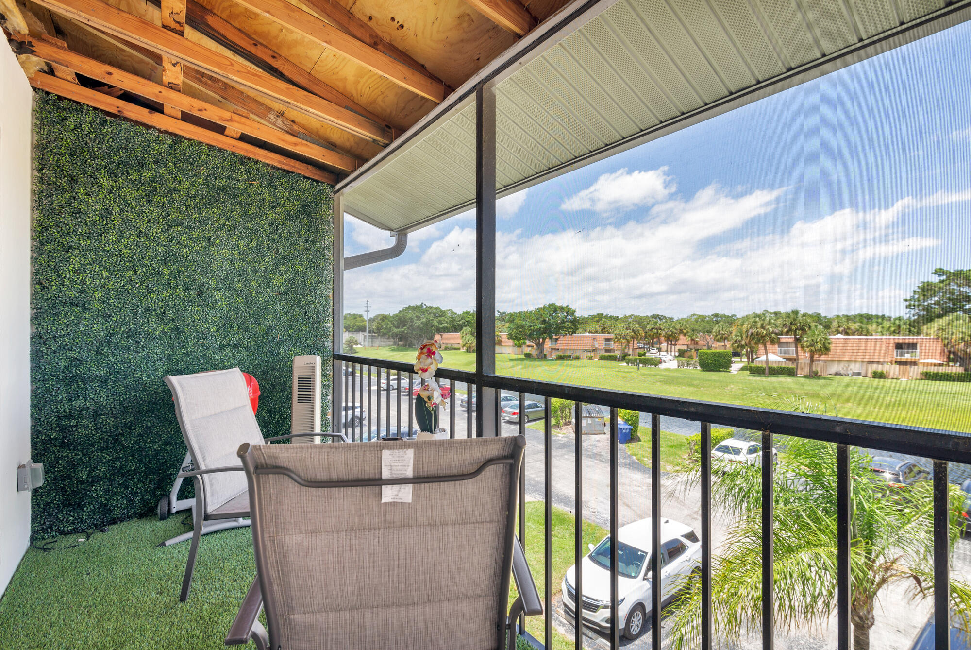 1008 Green Pine Boulevard H3 Property Photo 15
