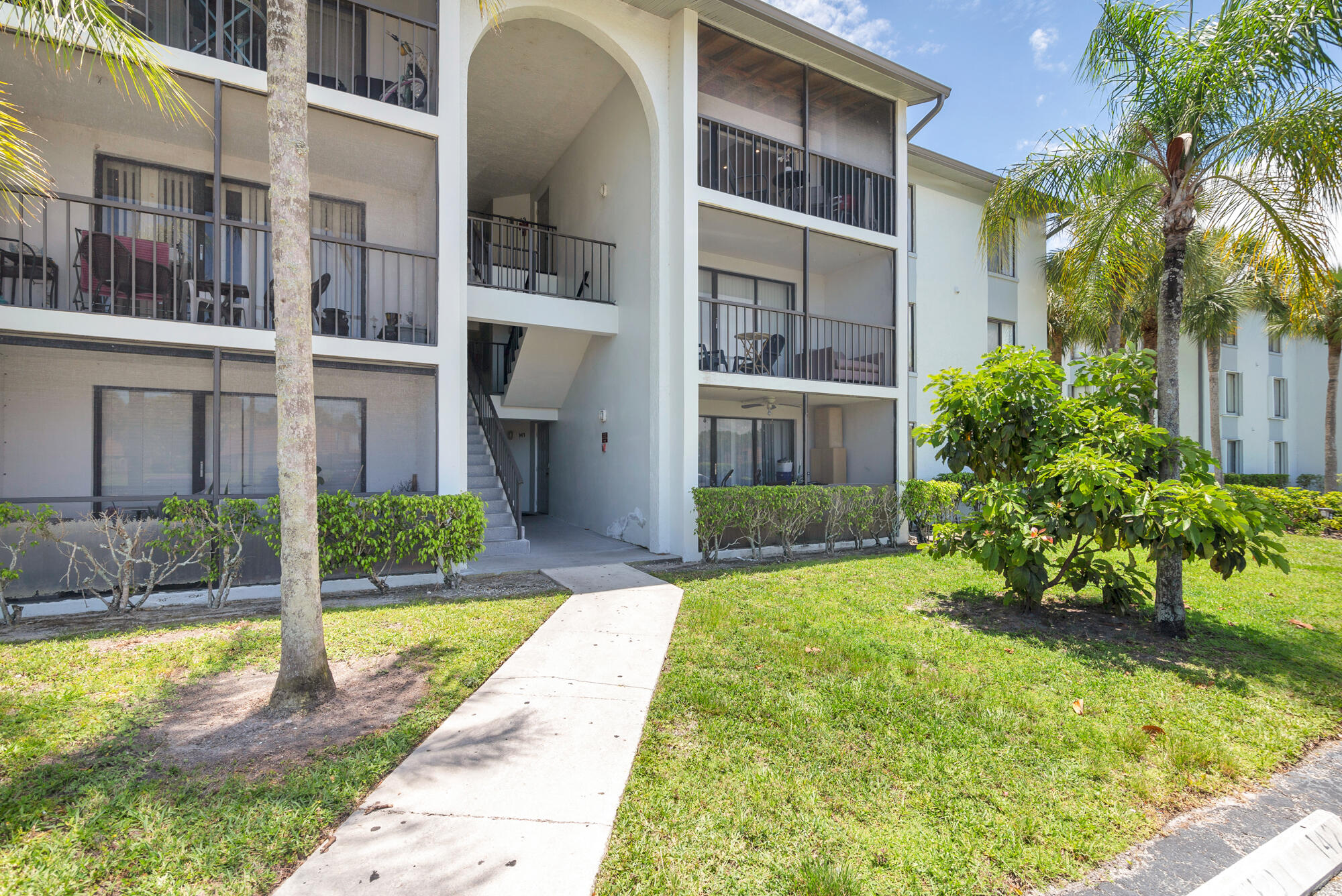 1008 Green Pine Boulevard H3 Property Photo 17