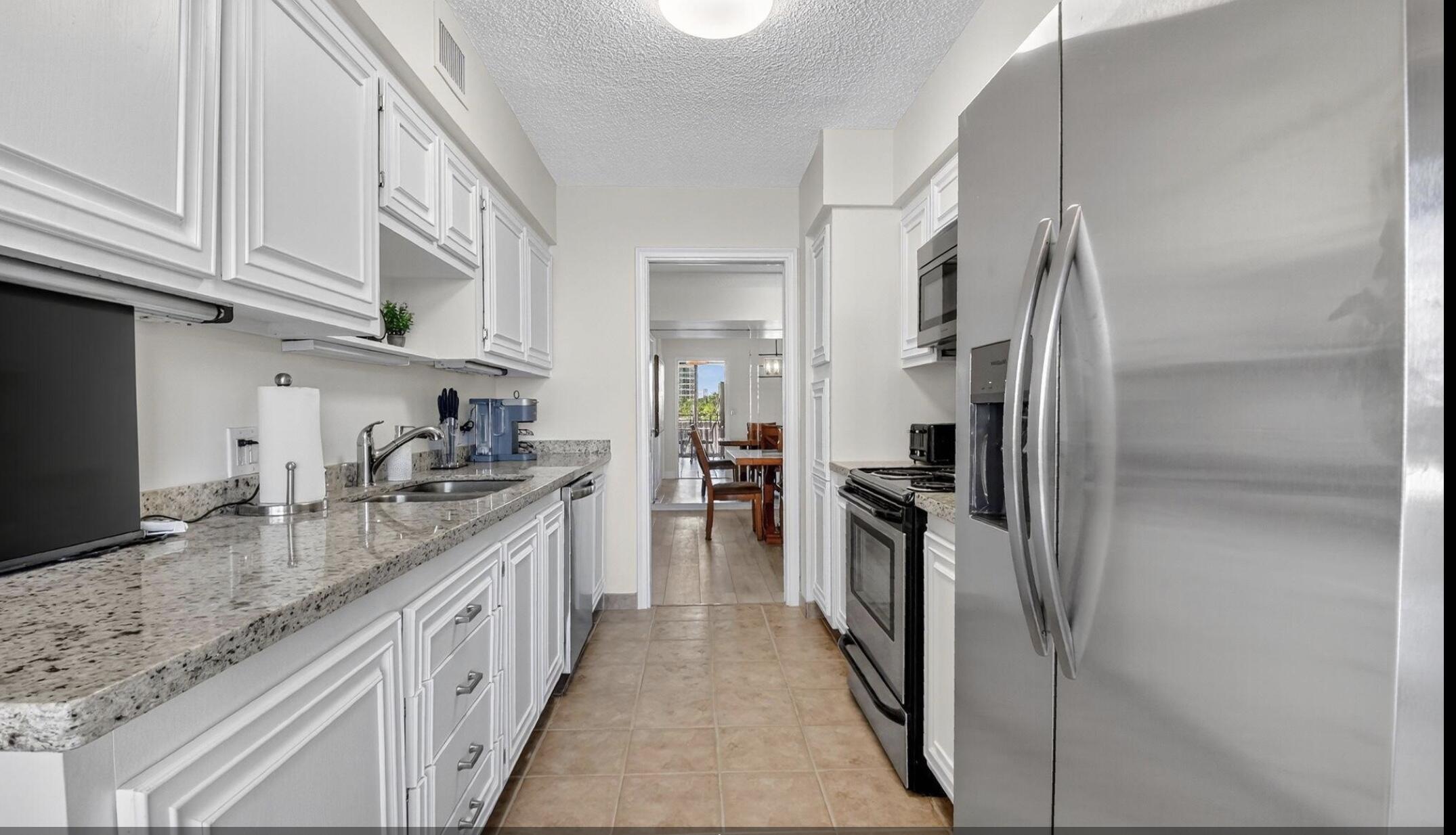 3400 N Ocean Drive 405 Property Photo 5