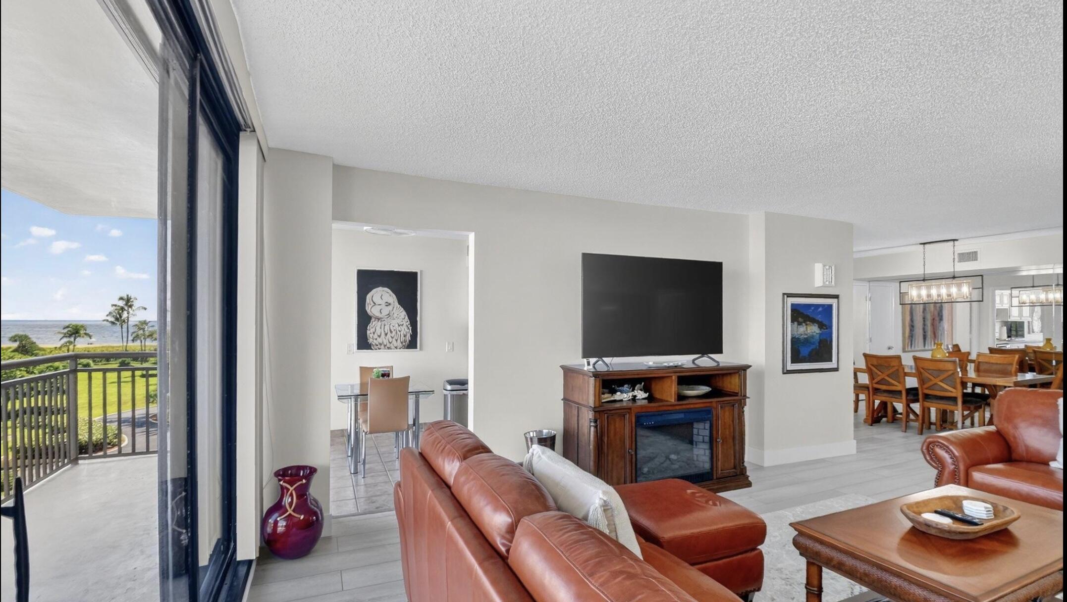 3400 N Ocean Drive 405 Property Photo 8