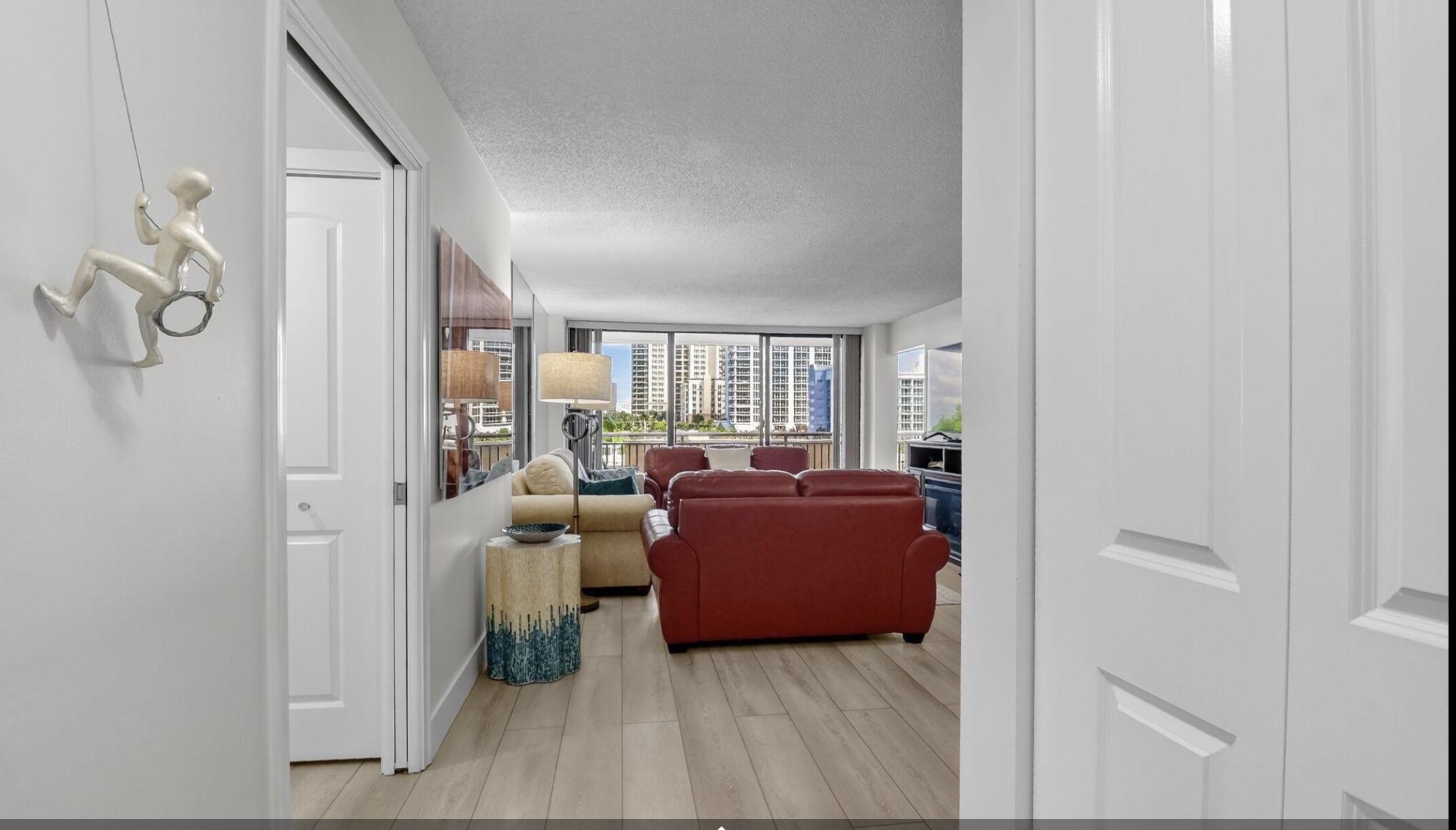 3400 N Ocean Drive 405 Property Photo 10