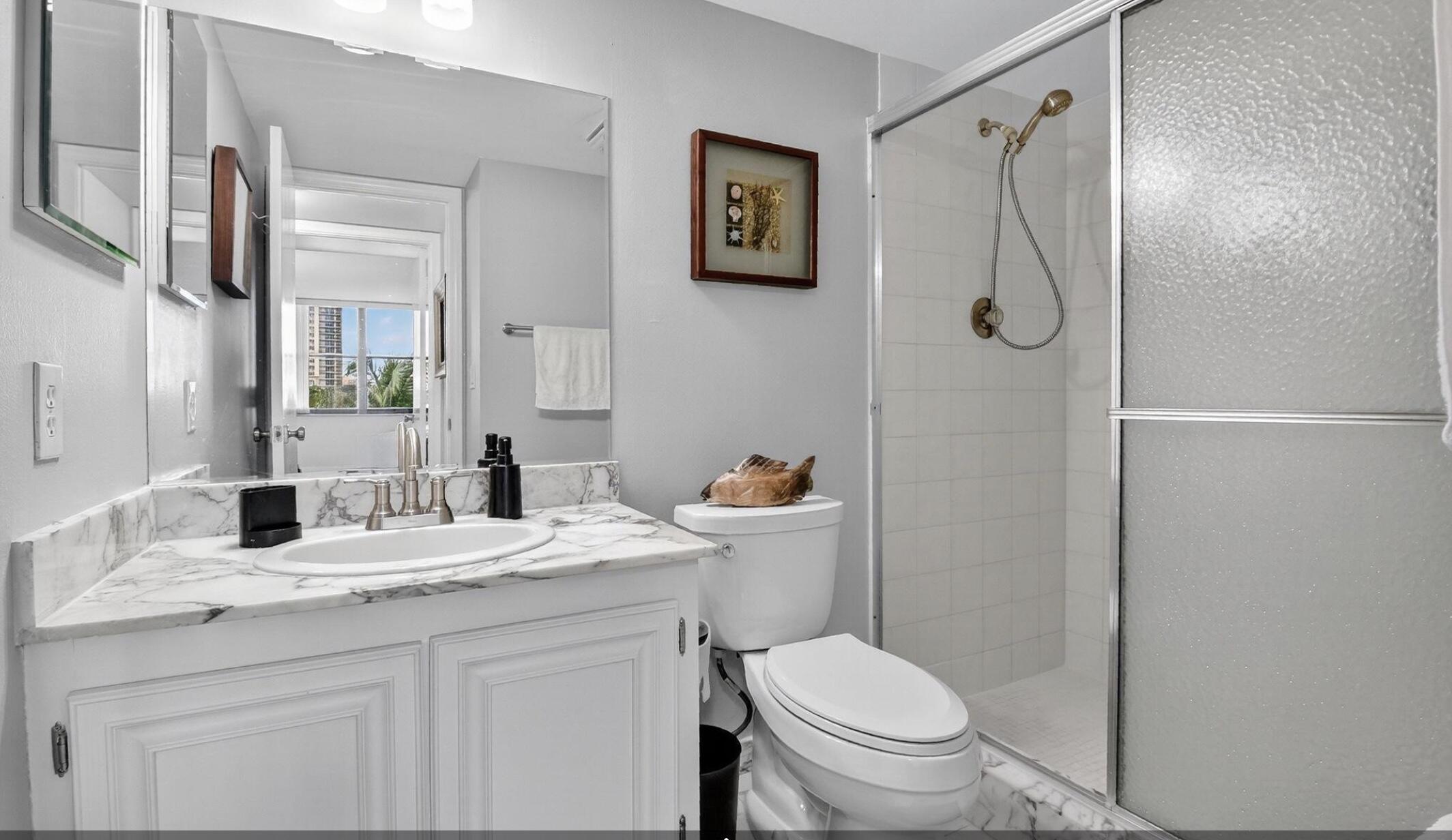 3400 N Ocean Drive 405 Property Photo 14