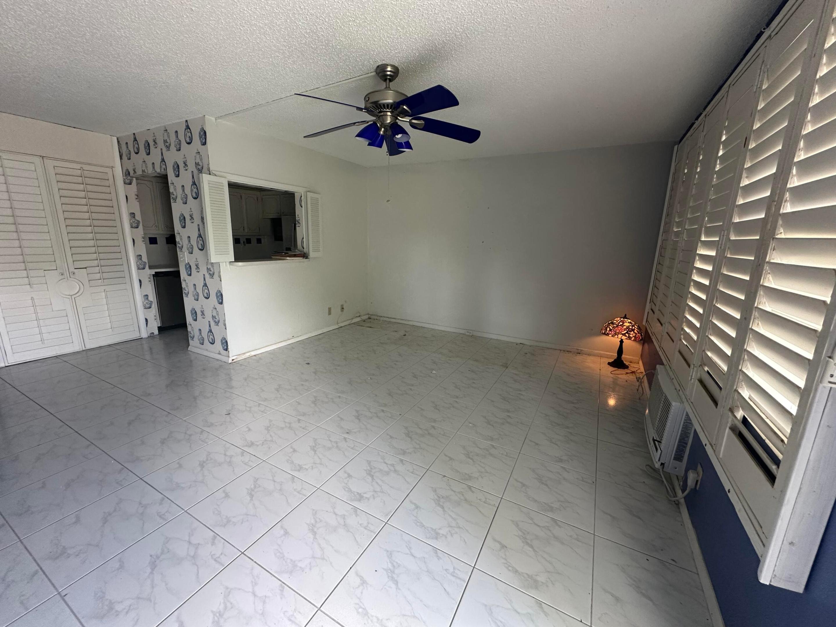81 Farnham D 81 Property Photo 10