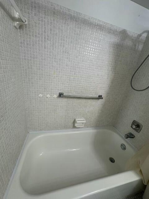 81 Farnham D 81 Property Photo 17