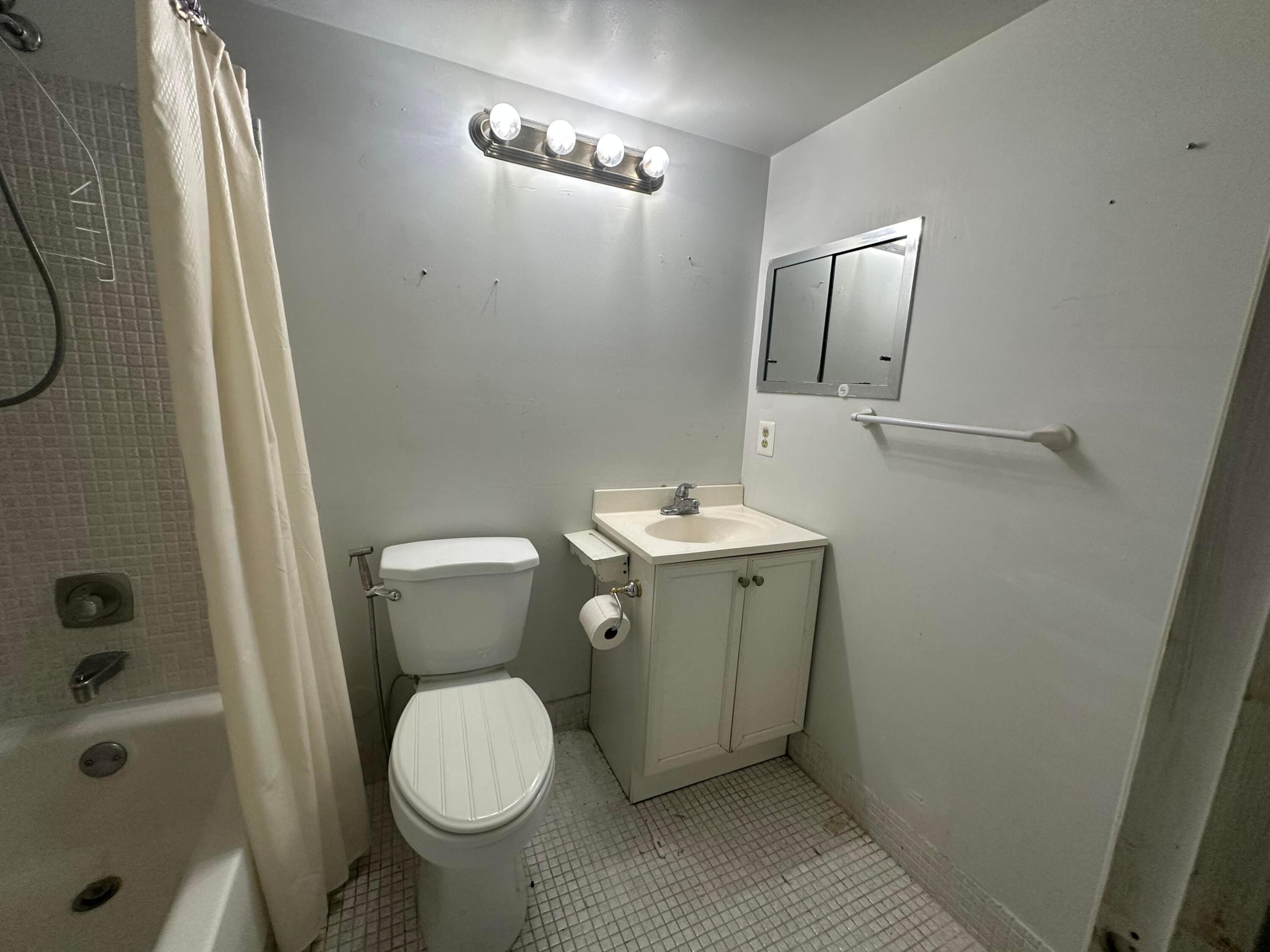 81 Farnham D 81 Property Photo 18