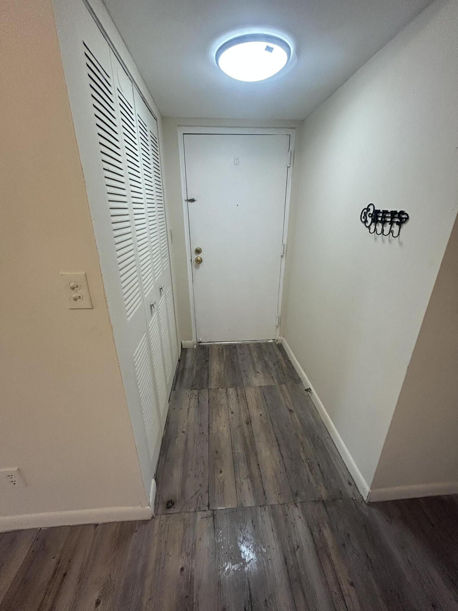 3252 Foxcroft Road 201 Property Photo 6