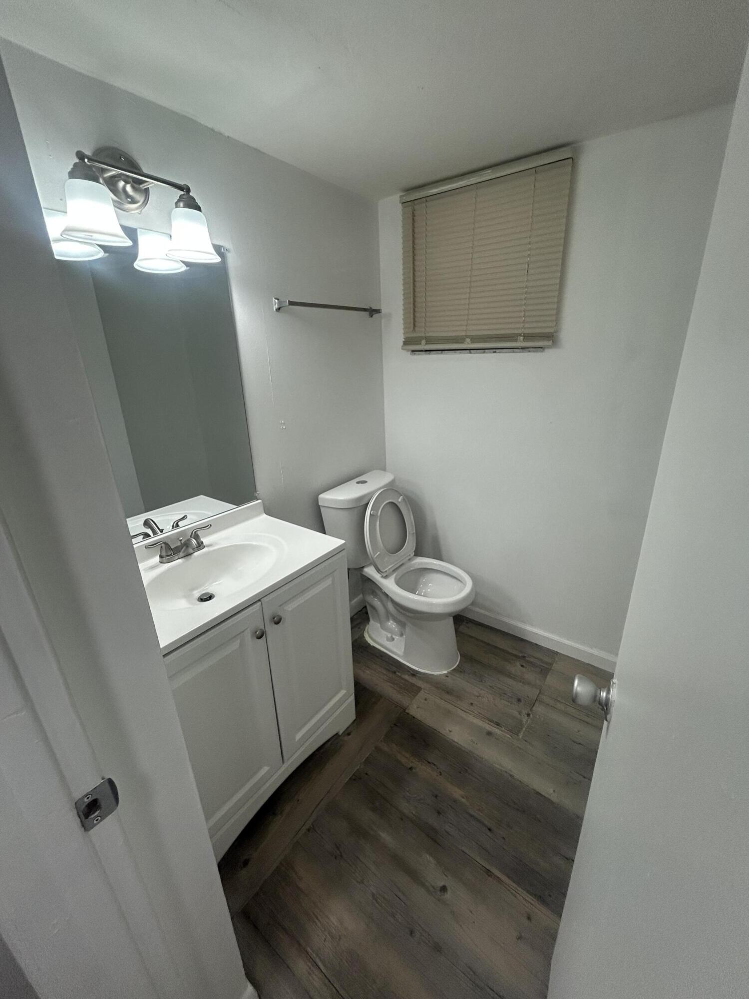 3252 Foxcroft Road 201 Property Photo 13