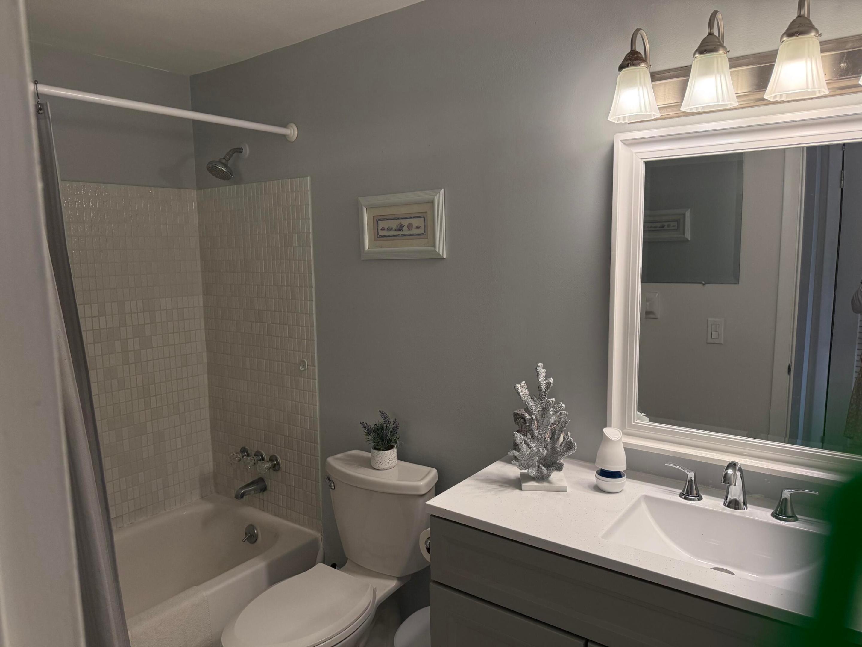640 Snug Harbor Drive F3 Property Photo 5