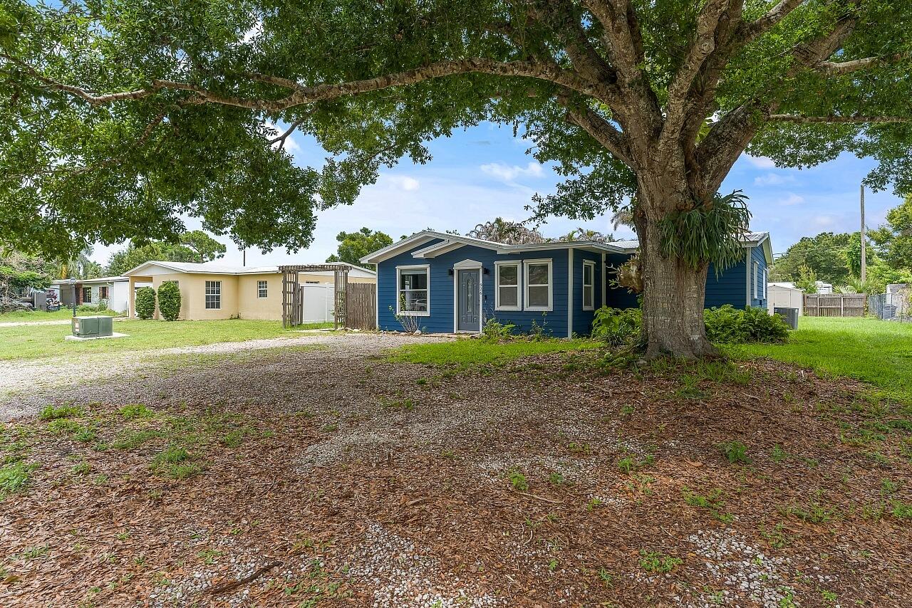 926 37th Avenue Property Photo 2