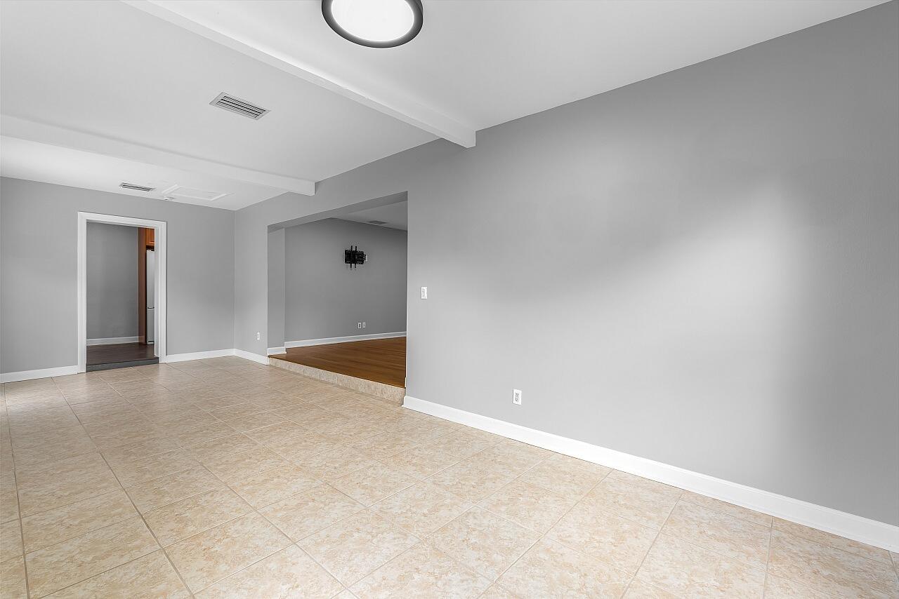 926 37th Avenue Property Photo 7