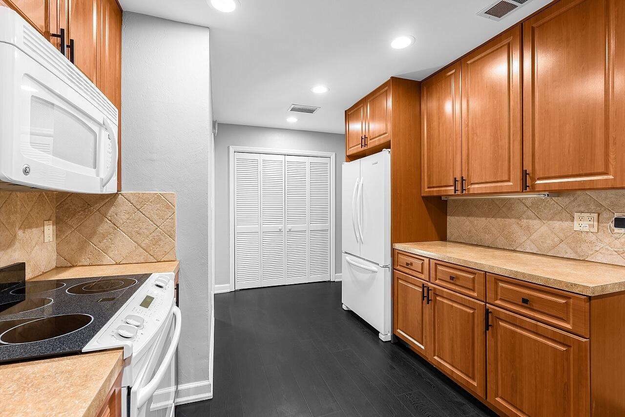 926 37th Avenue Property Photo 10