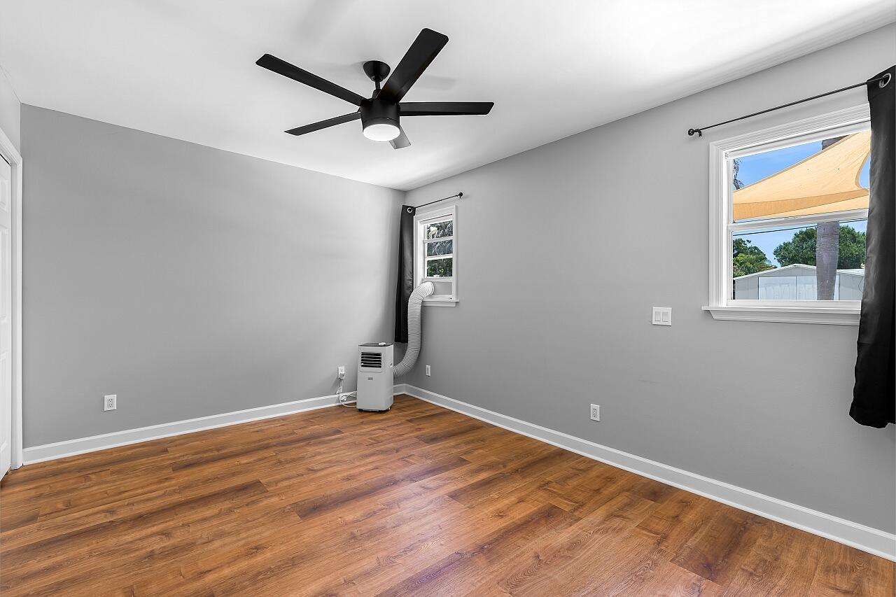 926 37th Avenue Property Photo 12