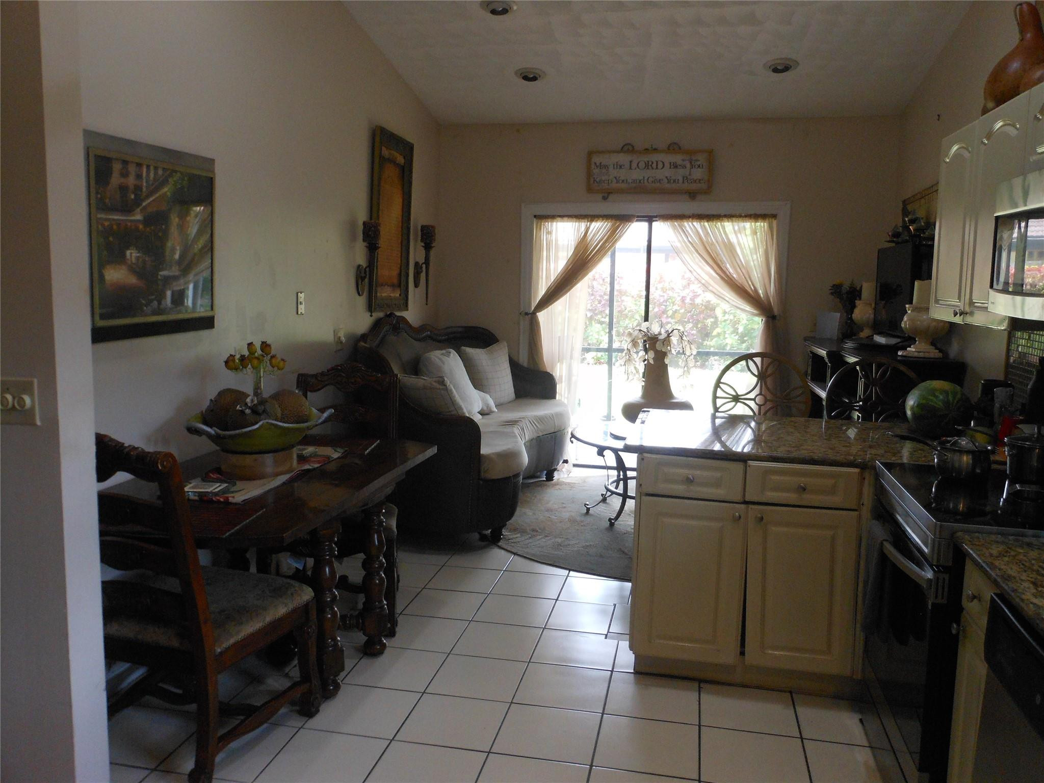 8706 Nw 83rd Street Property Photo 25