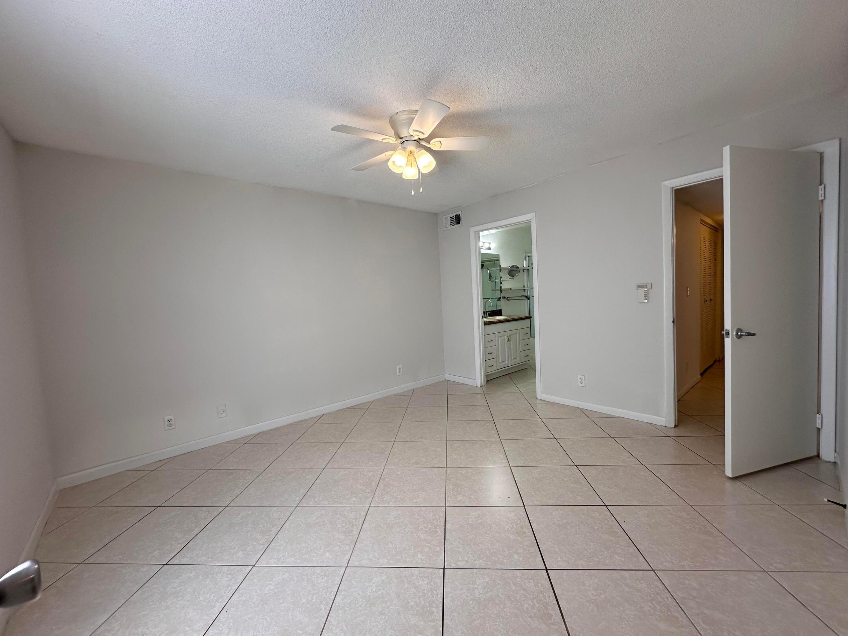 815 W Boynton Beach Boulevard 16-104 Property Photo 9