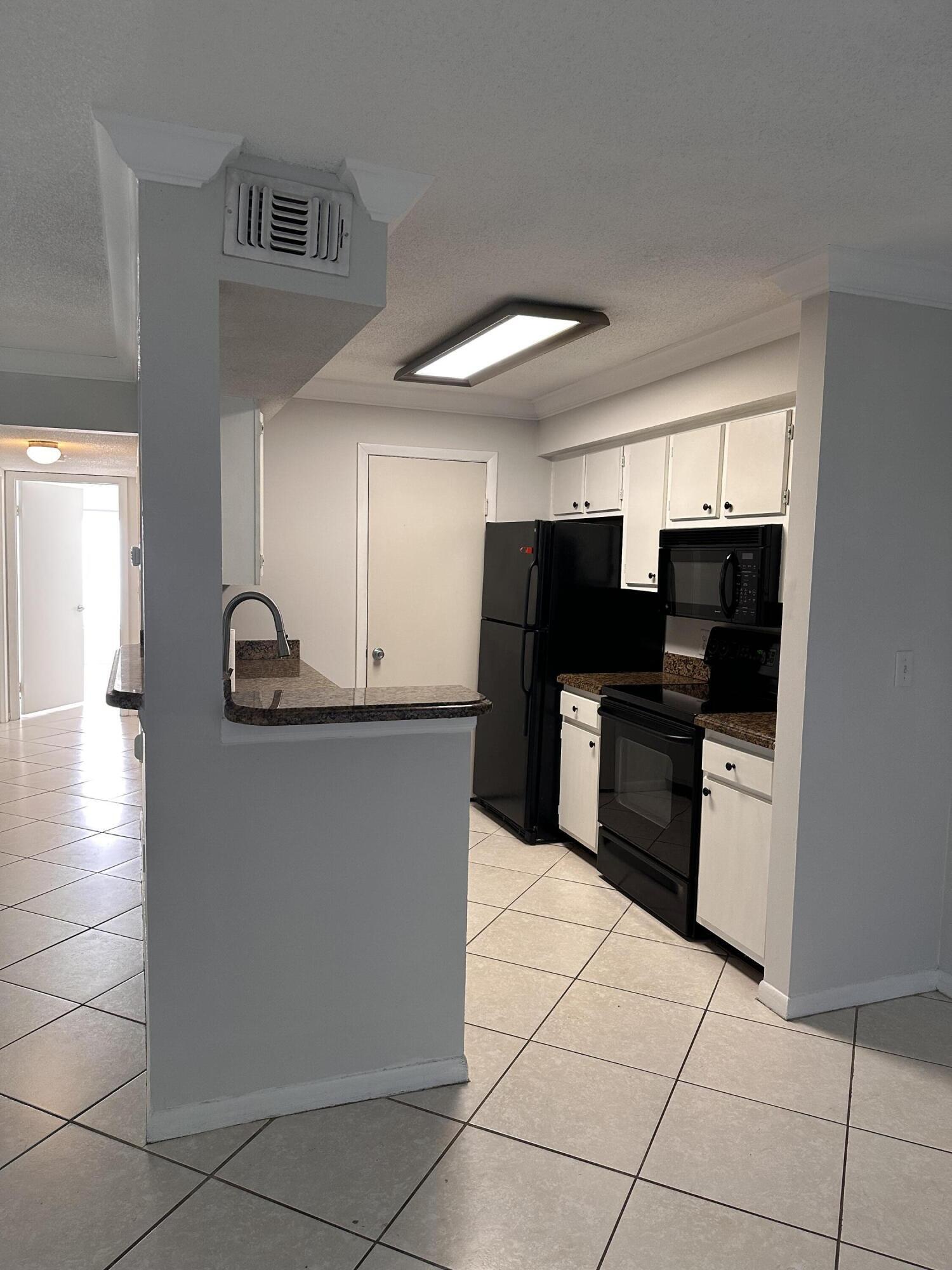 815 W Boynton Beach Boulevard 16-104 Property Photo 16
