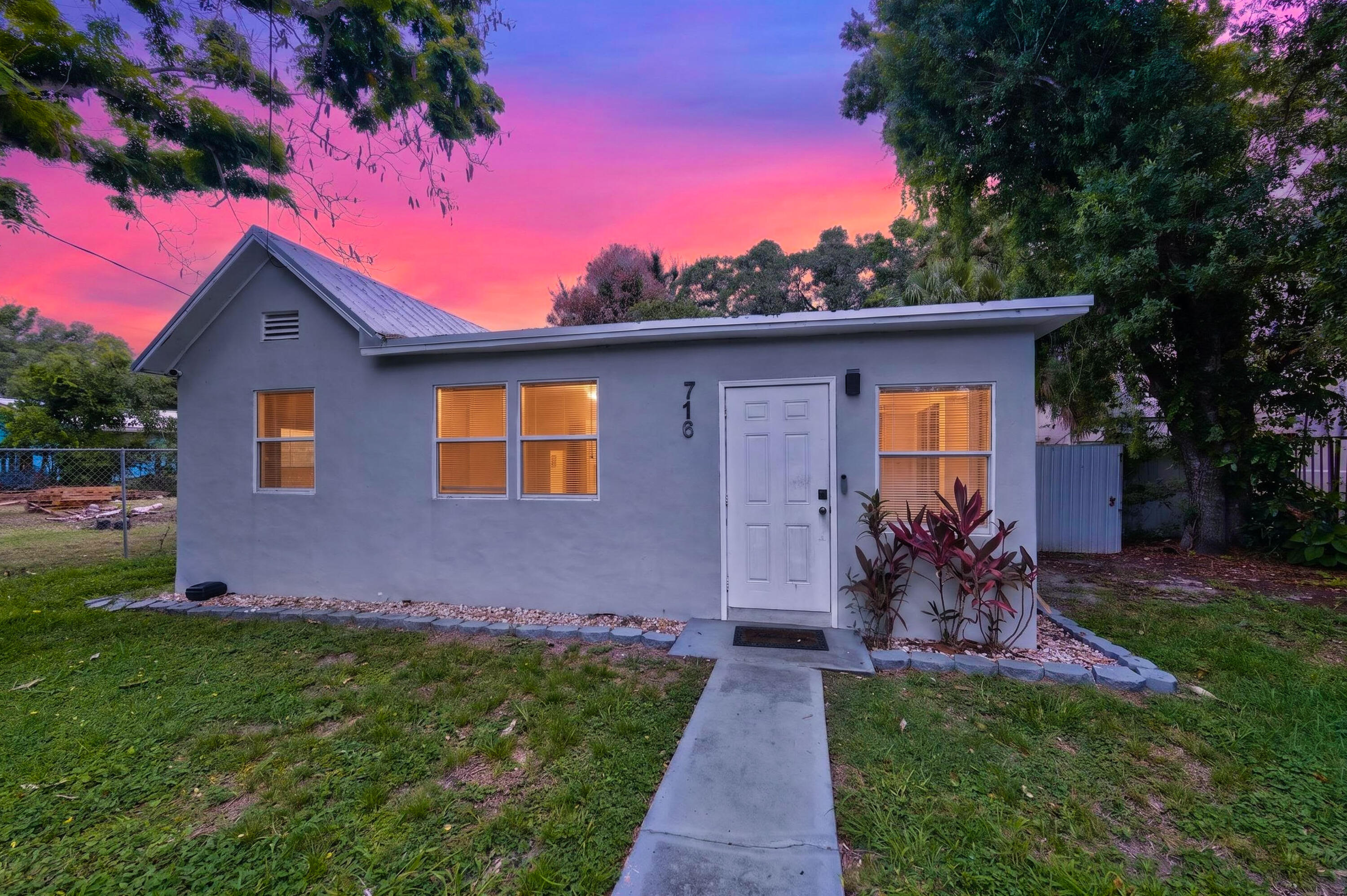 716 Citrus Avenue Property Photo 1