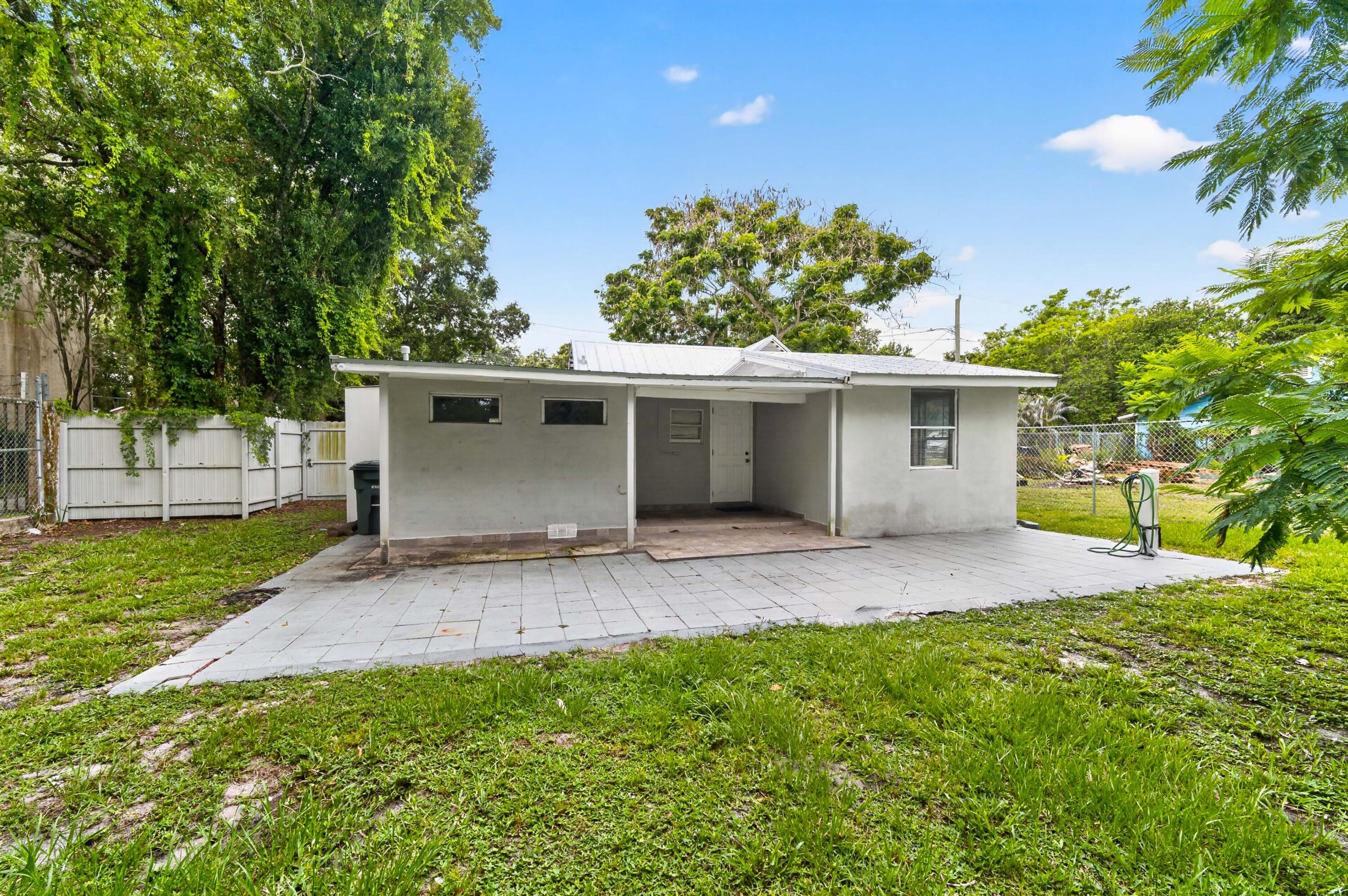 716 Citrus Avenue Property Photo 16
