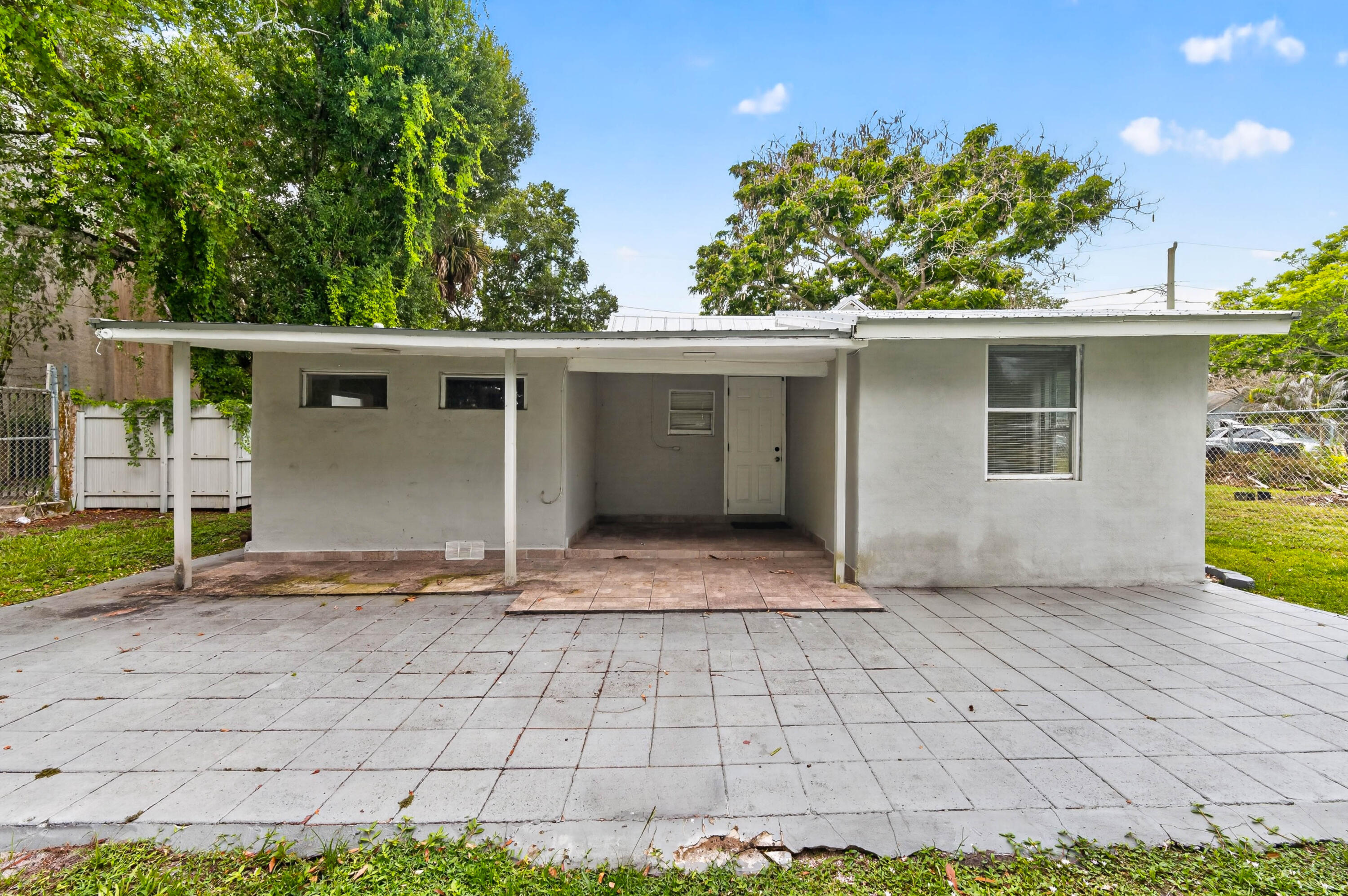 716 Citrus Avenue Property Photo 17