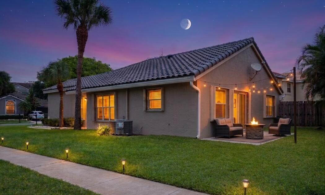 10278 Serene Meadow Drive N Property Photo 2