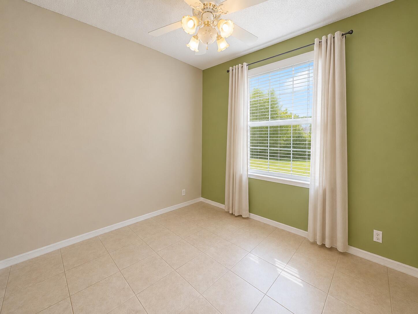 10278 Serene Meadow Drive N Property Photo 12
