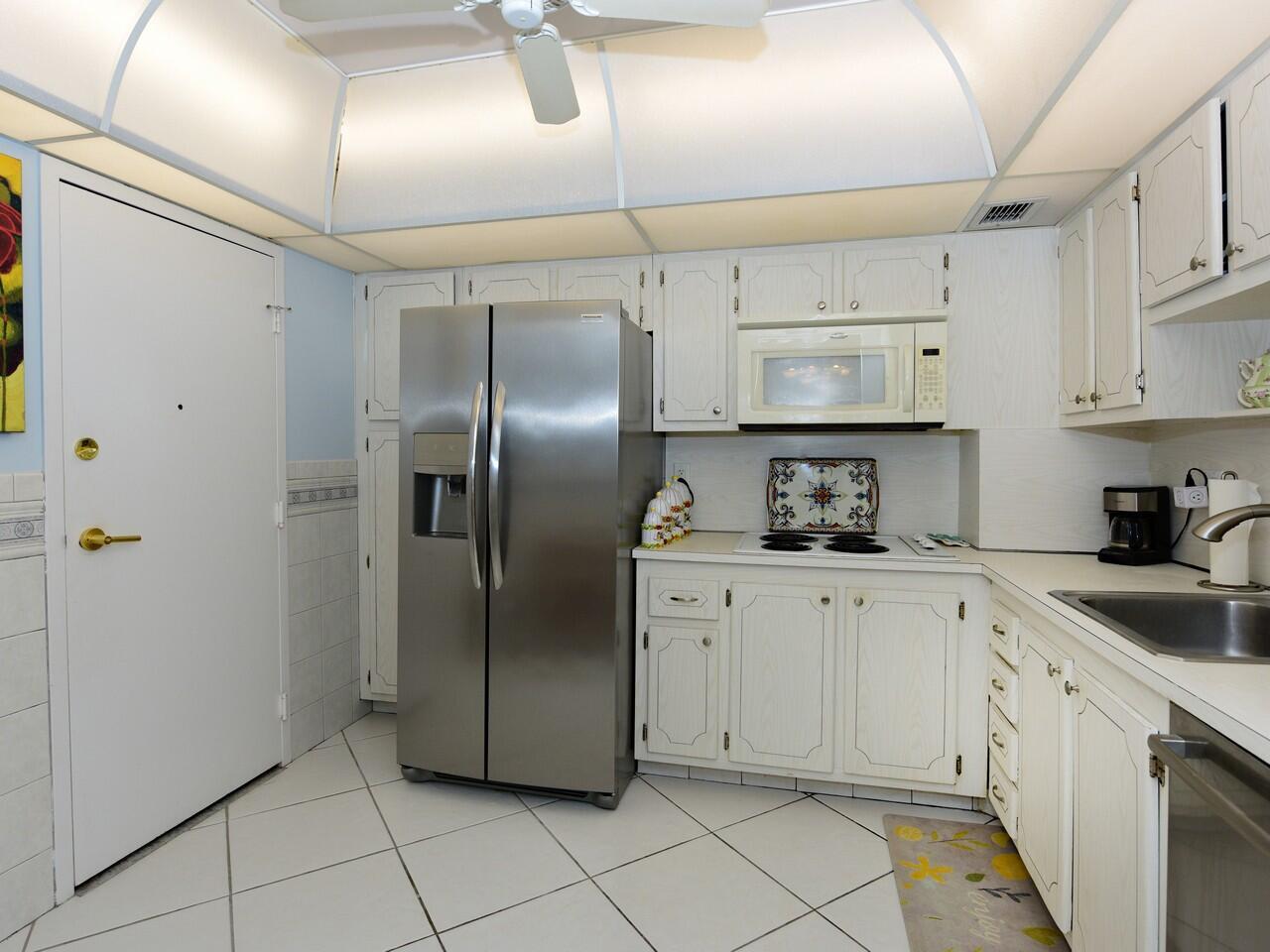 3450 S Ocean Boulevard 619 Property Photo 6
