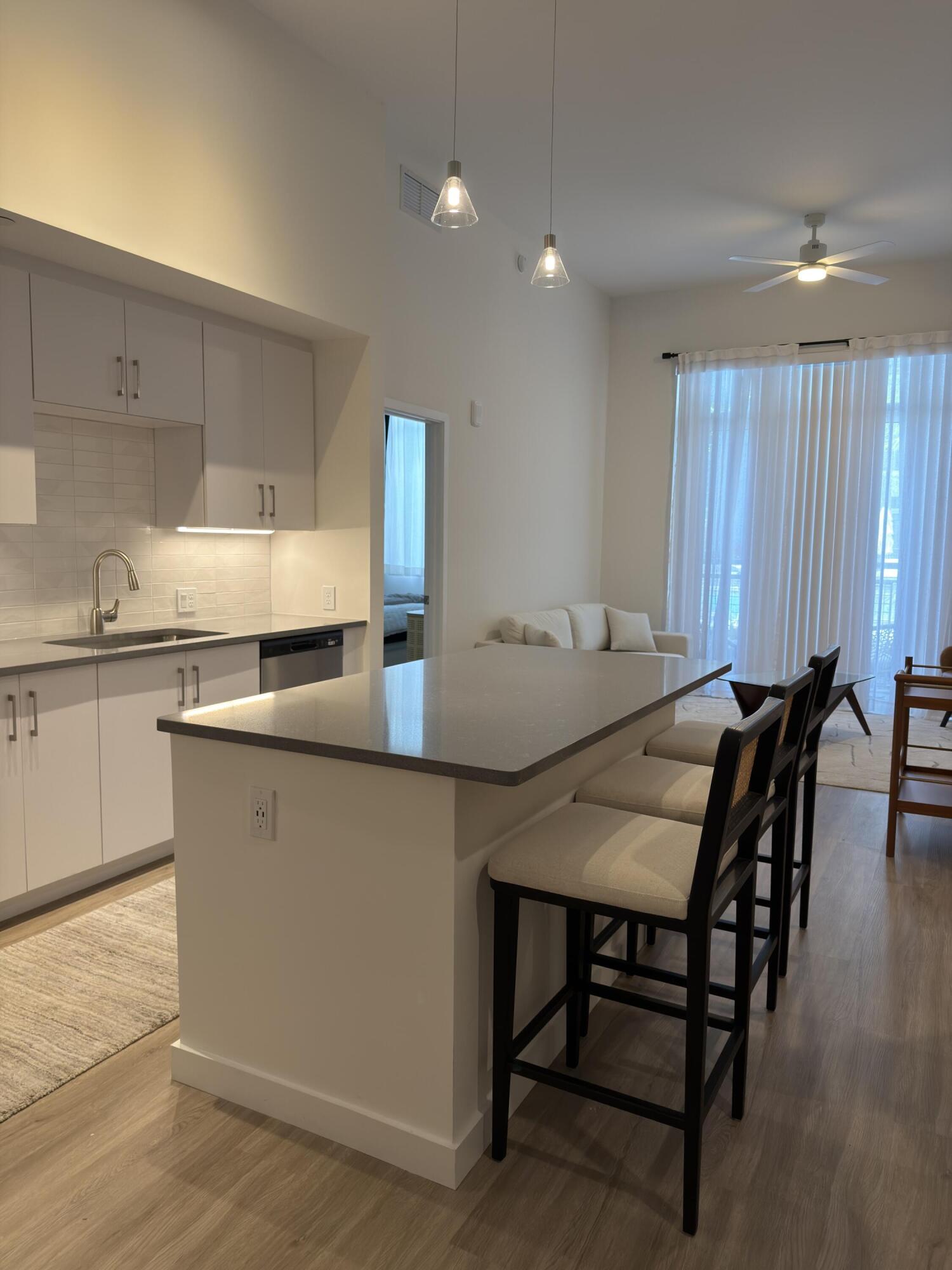 1710 N Congress Avenue Property Photo 4