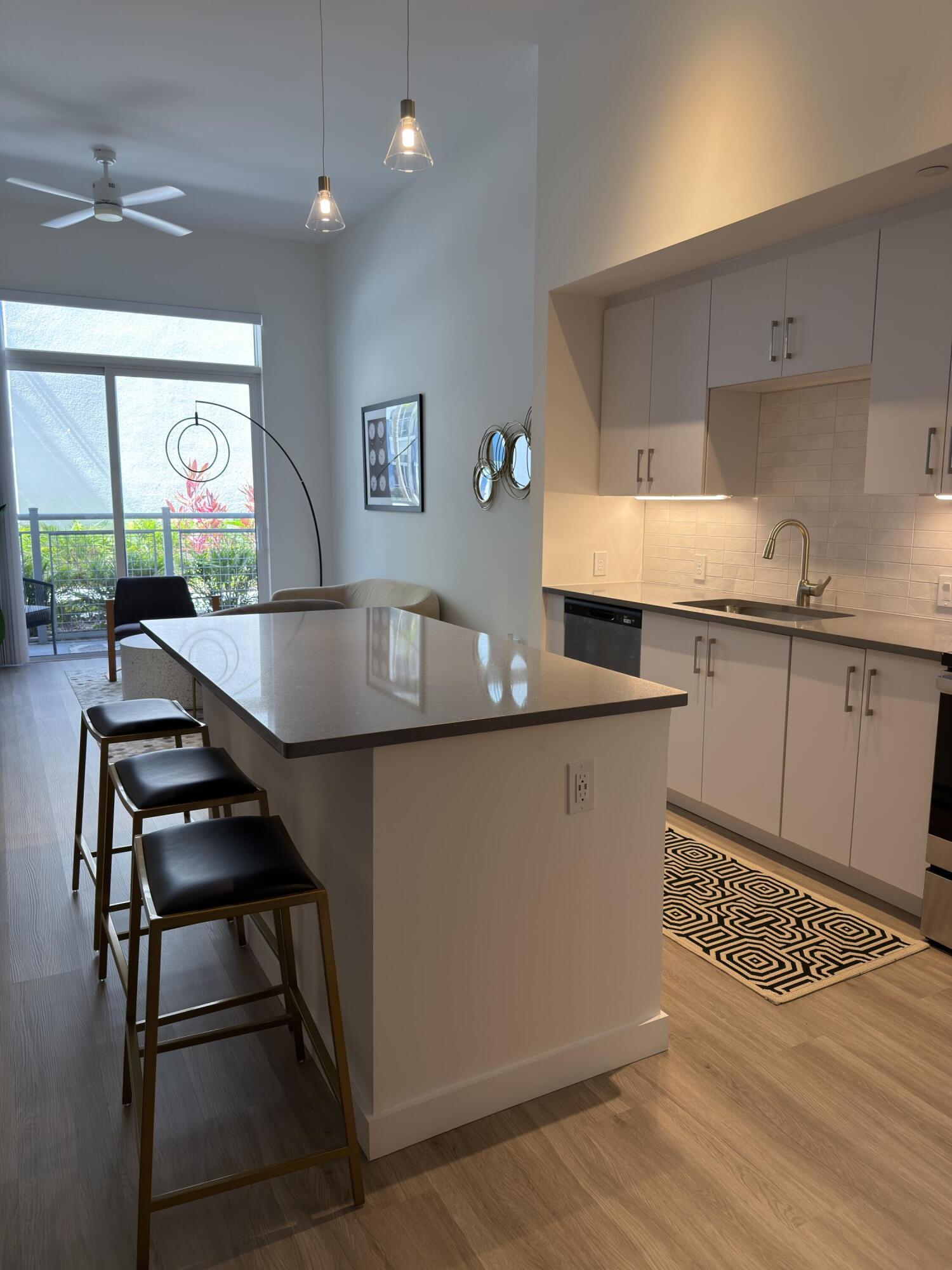 1710 N Congress Avenue Property Photo 7